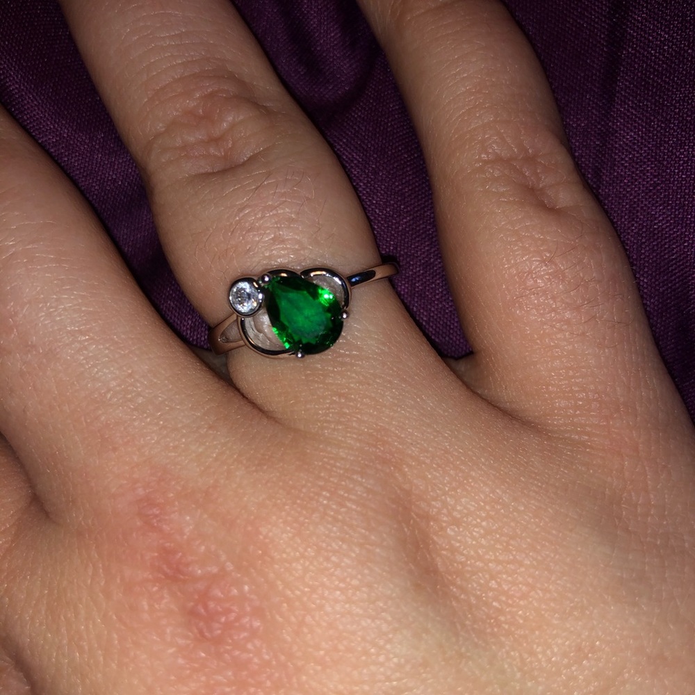 Emerald ring size 7